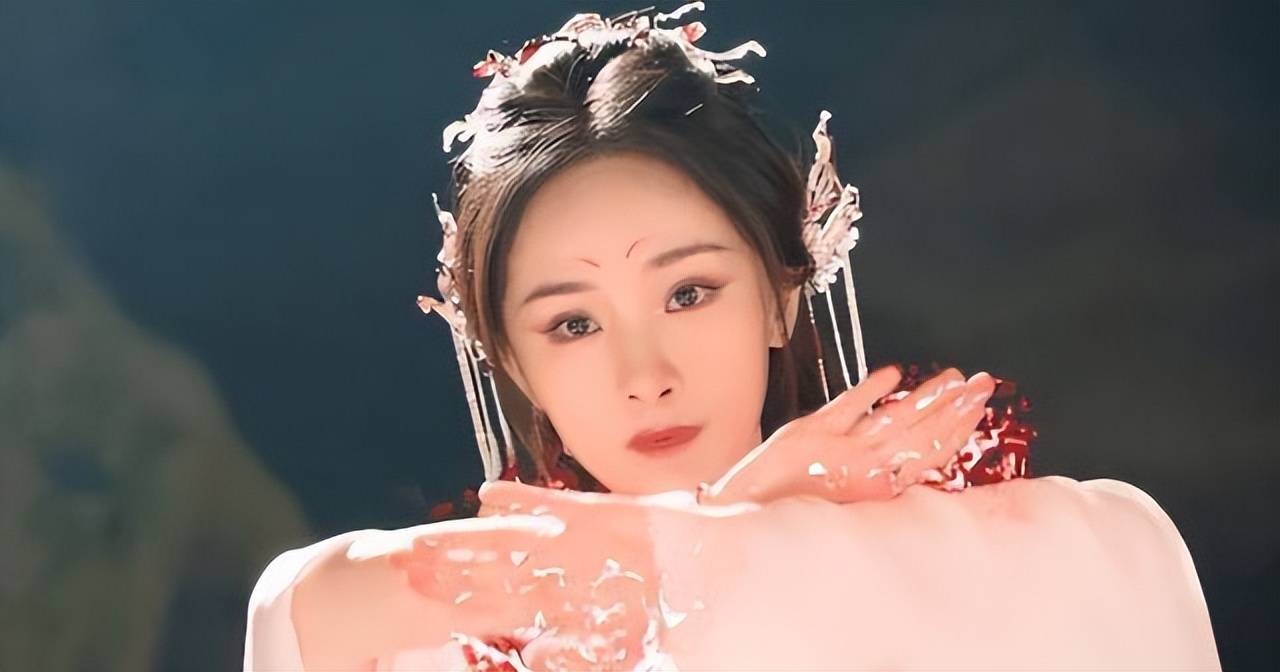 考古|杨幂《生万物》大爆，今年连续三部作品演技都倍受认可，这场翻身仗打得太漂亮！